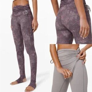 Lululemon Hug your Core Super High-Rise Tight‎ 28" Leggings Stirrups Size 10